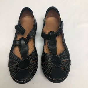 Naturalizer Leather Black Kelly T-strap Mary Janes